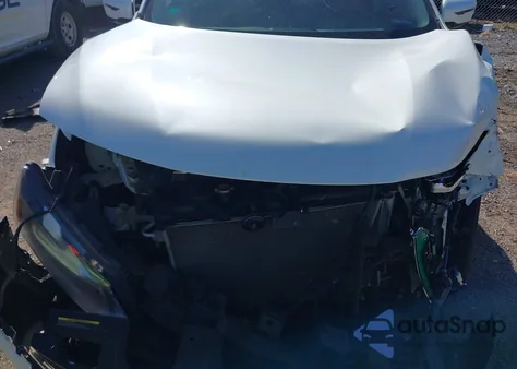 2016 Nissan Rogue Sl z USA, uszkodzony, nr VIN 5N1AT2MT0GC872596